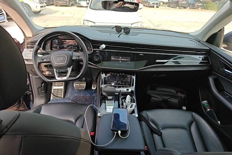 Used Audi Q8 2019 55 TFSI Luxury Dynamic Model Center Console