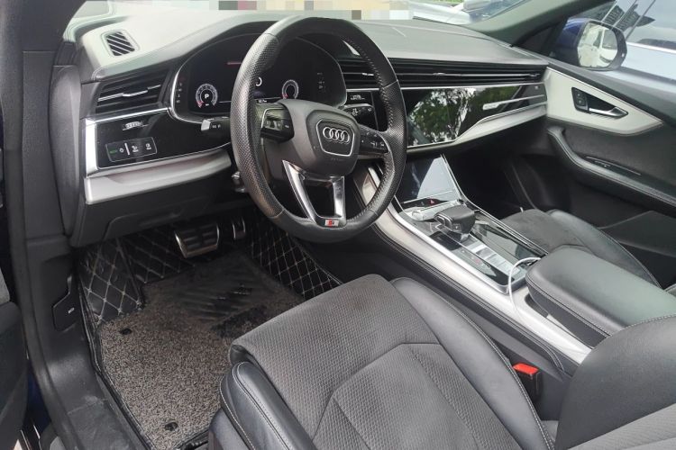 Used Audi Q8 2019 55 TFSI Prestige Dynamic Edition Center Console