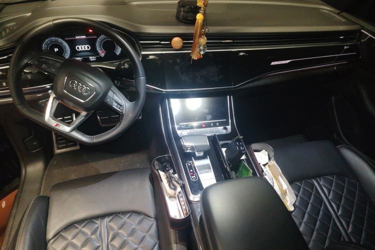 Used Audi Q8 2019 55 TFSI Prestige Dynamic Edition Center Console