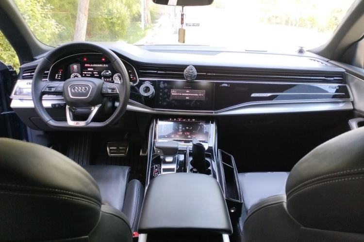 Used Audi Q8 2019 55 TFSI Luxury Dynamic Model Center Console