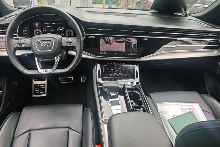 Used Audi Q8 2019 55 TFSI Luxury Dynamic Model Center Console