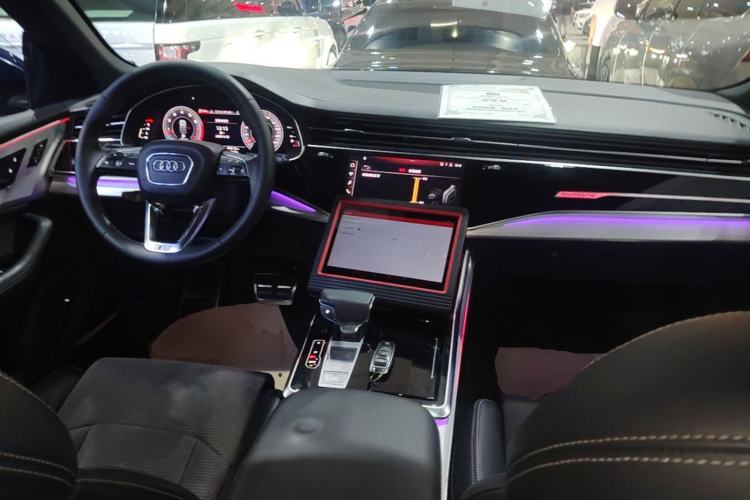 Used Audi Q8 2019 55 TFSI Luxury Dynamic Model Center Console