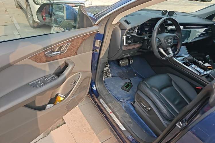 Used Audi Q8 2019 55 TFSI Luxury Dynamic Model Driver Seat