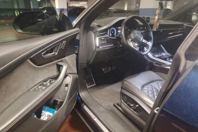 Used Audi Q8 2019 55 TFSI Prestige Dynamic Edition Driver Seat