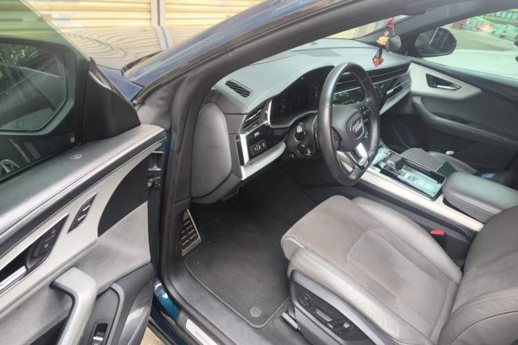 Used Audi Q8 2019 55 TFSI Ultimate Limited Edition Driver Seat