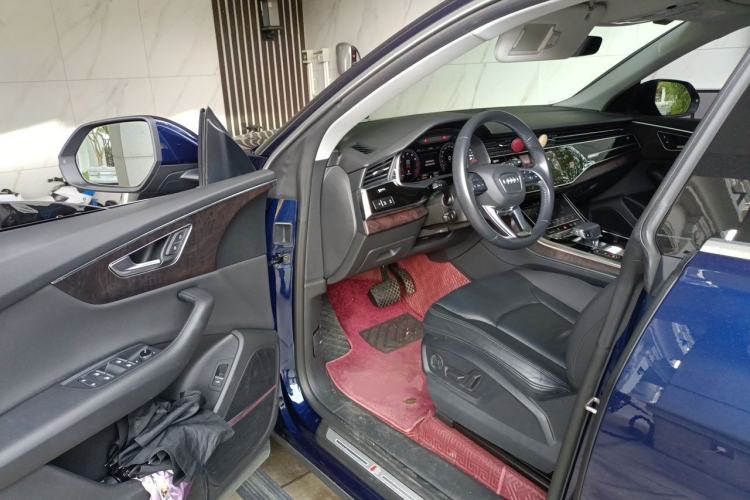 Used Audi Q8 2019 55 TFSI Prestige Dynamic Edition Driver Seat