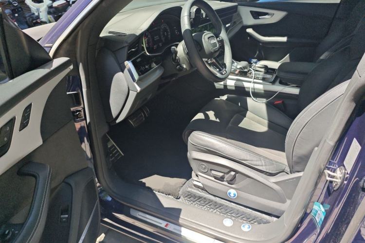 Used Audi Q8 2019 55 TFSI Prestige Dynamic Edition Driver Seat