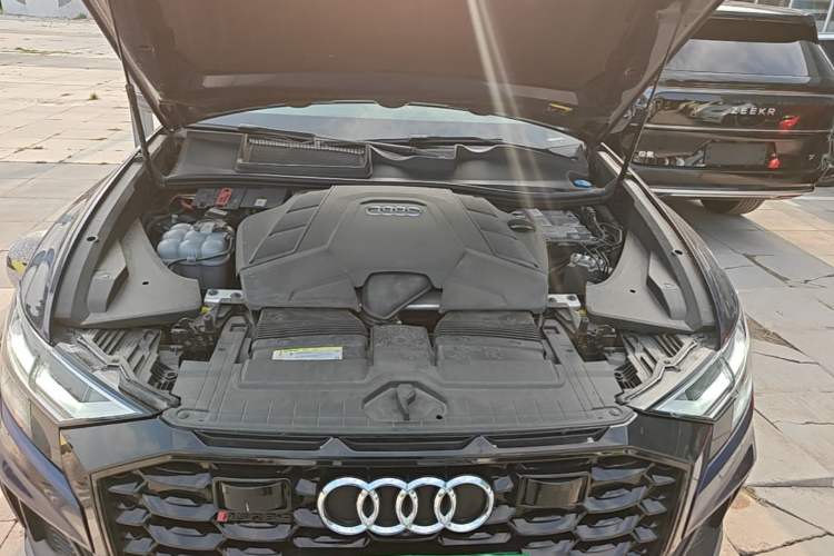 Used Audi Q8 2019 55 TFSI Luxury Dynamic Model Engine Bay