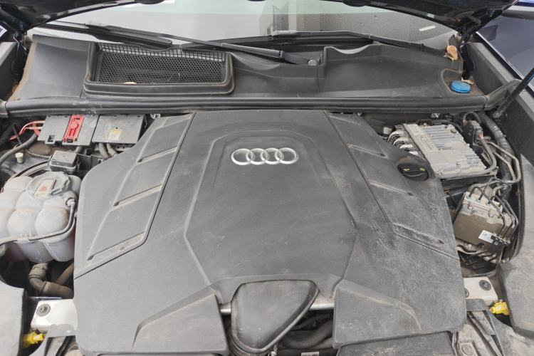 Used Audi Q8 2019 55 TFSI Luxury Dynamic Model Engine Bay