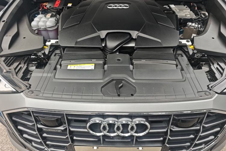 Used Audi Q8 2019 55 TFSI Luxury Dynamic Model Engine Bay