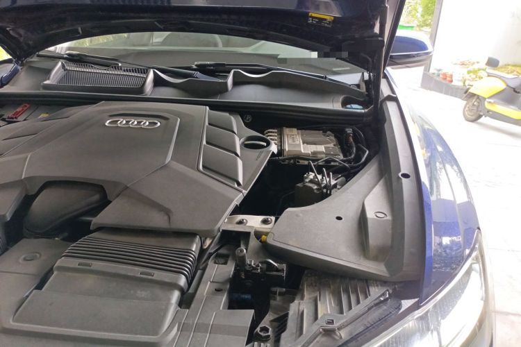 Used Audi Q8 2019 55 TFSI Prestige Dynamic Edition Engine Bay Left