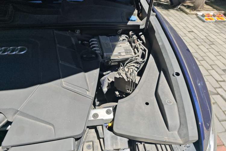 Used Audi Q8 2019 55 TFSI Prestige Dynamic Edition Engine Bay Left