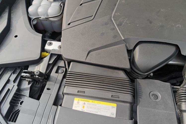 Used Audi Q8 2019 55 TFSI Prestige Dynamic Edition Engine Bay Right