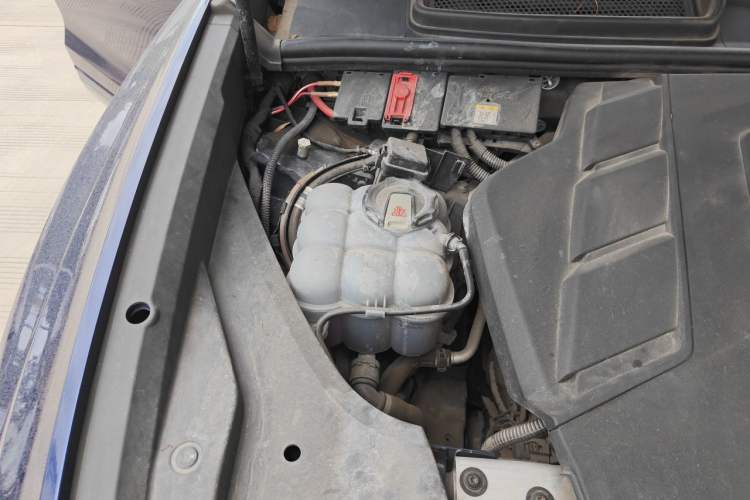 Used Audi Q8 2019 55 TFSI Luxury Dynamic Model Engine Bay Right