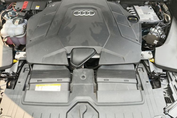 Used Audi Q8 2019 55 TFSI Luxury Dynamic Model Engine Bay
