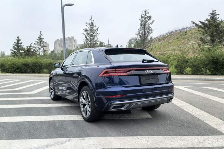 Used Audi Q8 2019 55 TFSI Luxury Dynamic Model Exterior 4