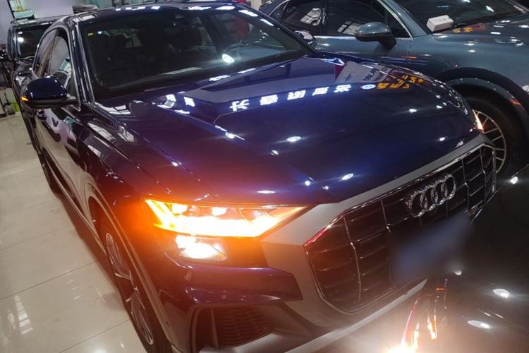 Used Audi Q8 2019 55 TFSI Luxury Dynamic Model Front Right 45 Deg