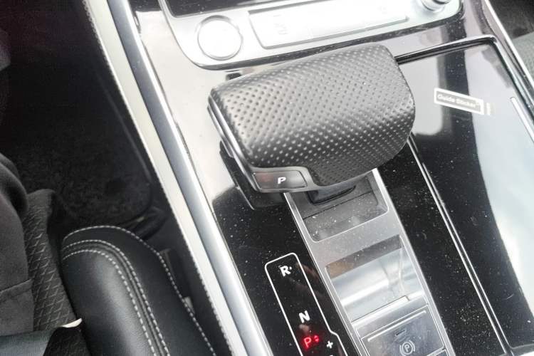 Used Audi Q8 2019 55 TFSI Prestige Dynamic Edition Gear Lever