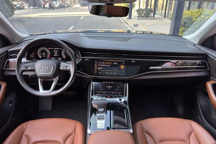Used Audi Q8 2019 45 TFSI Prestige Dynamic Edition Interior 1
