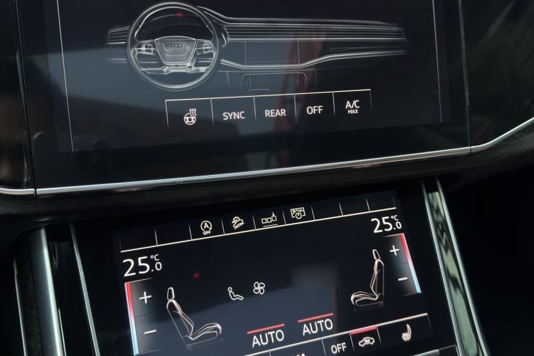 Used Audi Q8 2019 45 TFSI Prestige Dynamic Edition Interior 3