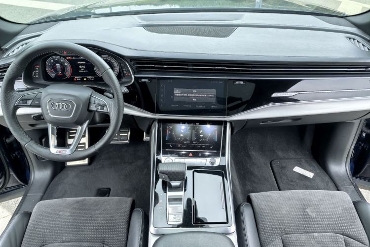 Used Audi Q8 2019 55 TFSI Luxury Dynamic Model Interior 5