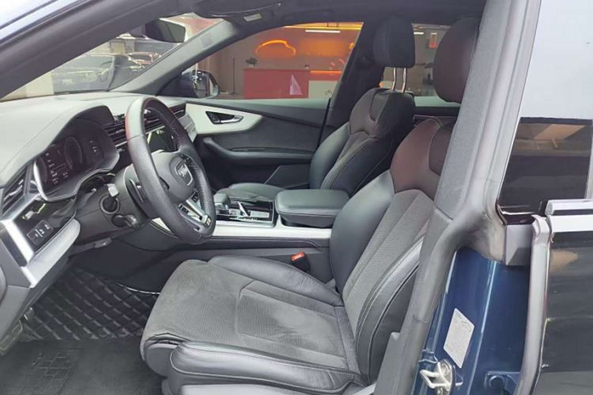 Used Audi Q8 2019 55 TFSI Prestige Dynamic Edition Interior 6