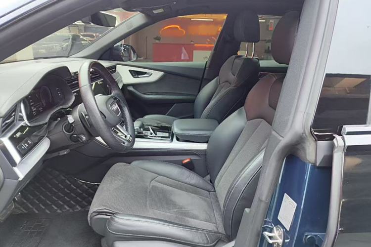 Used Audi Q8 2019 55 TFSI Prestige Dynamic Edition Interior 7