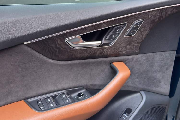 Used Audi Q8 2019 45 TFSI Prestige Dynamic Edition Interior 8
