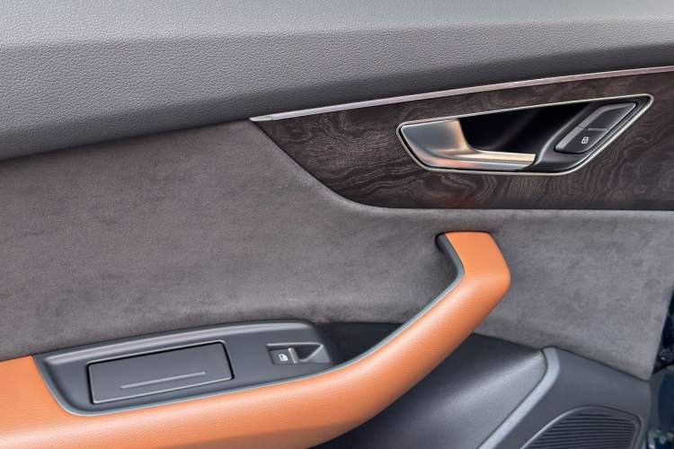 Used Audi Q8 2019 45 TFSI Prestige Dynamic Edition Interior 9
