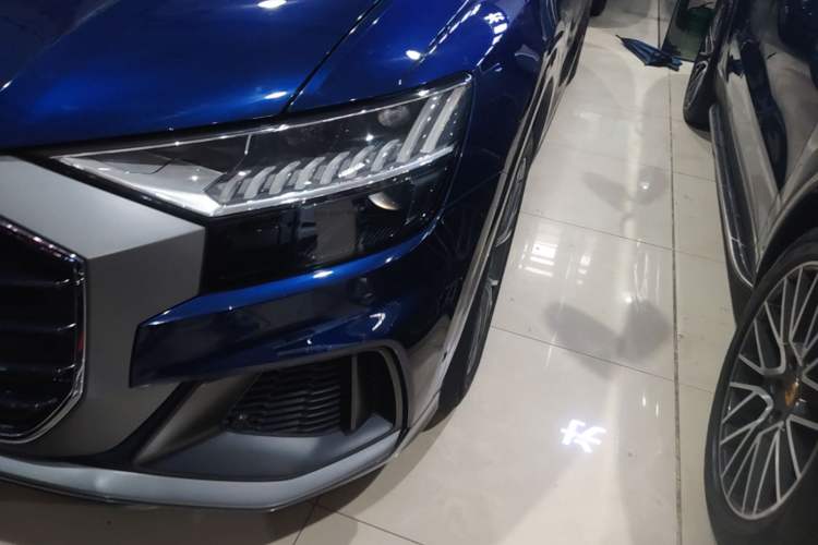 Used Audi Q8 2019 55 TFSI Luxury Dynamic Model Left Front Headlight