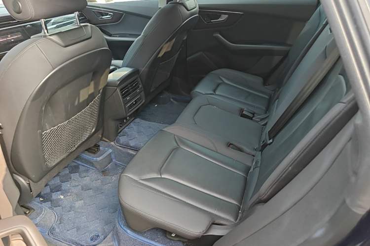 Used Audi Q8 2019 55 TFSI Luxury Dynamic Model Left Rear Seat