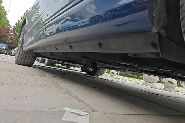 Used Audi Q8 2019 55 TFSI Luxury Dynamic Model Left Side Sill