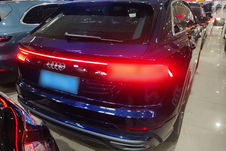 Used Audi Q8 2019 55 TFSI Luxury Dynamic Model Rear Right 45 Deg