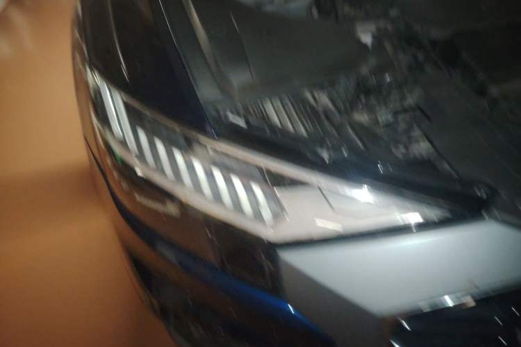 Used Audi Q8 2019 55 TFSI Prestige Dynamic Edition Right Front Headlight
