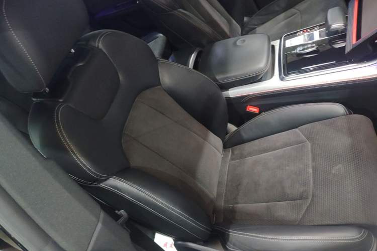 Used Audi Q8 2019 55 TFSI Luxury Dynamic Model Right Front Seat