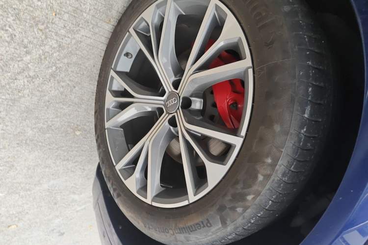 Used Audi Q8 2019 55 TFSI Prestige Dynamic Edition Right Front Wheel Hub