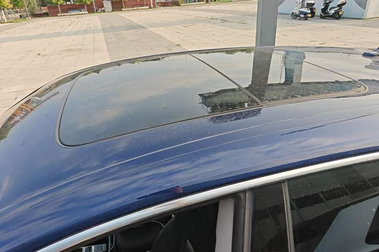 Used Audi Q8 2019 55 TFSI Luxury Dynamic Model Roof