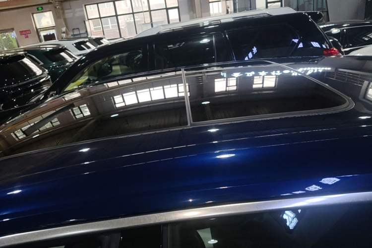 Used Audi Q8 2019 55 TFSI Luxury Dynamic Model Roof