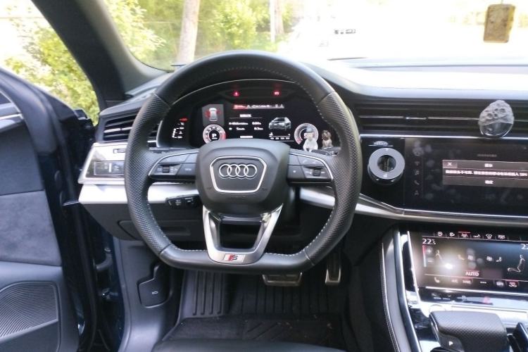 Used Audi Q8 2019 55 TFSI Luxury Dynamic Model Steering Wheel