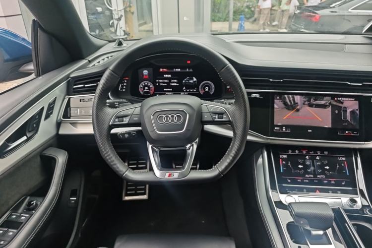 Used Audi Q8 2019 55 TFSI Luxury Dynamic Model Steering Wheel