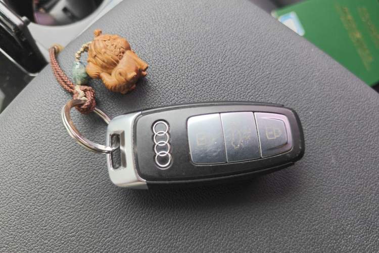 Used Audi Q8 2019 55 TFSI Luxury Dynamic Model Vehicle Key