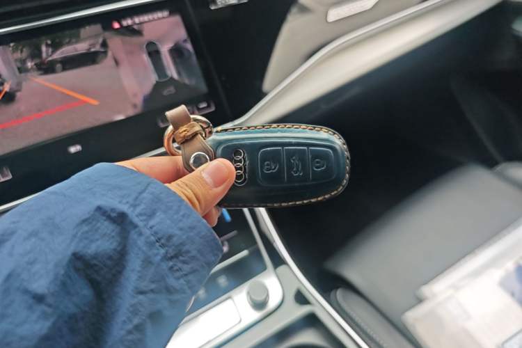 Used Audi Q8 2019 55 TFSI Luxury Dynamic Model Vehicle Key
