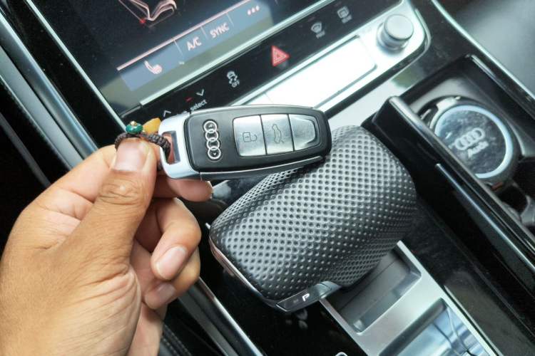 Used Audi Q8 2019 55 TFSI Luxury Dynamic Model Vehicle Key