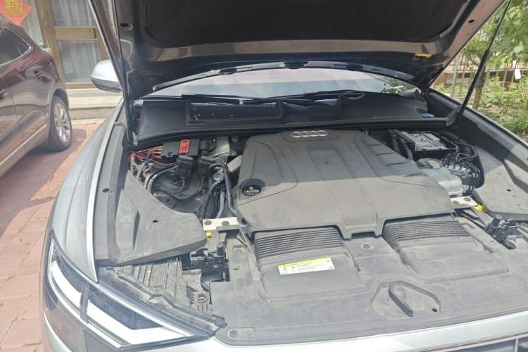 Used Audi Q8 2019 45 TFSI Luxury Prestige Edition Engine Bay Right