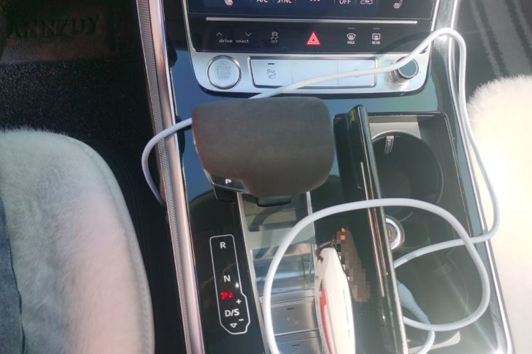 Used Audi Q8 2019 45 TFSI Luxury Prestige Edition Gear Lever