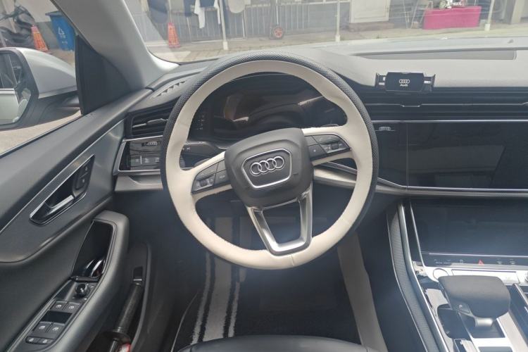 Used Audi Q8 2019 45 TFSI Luxury Prestige Edition Steering Wheel