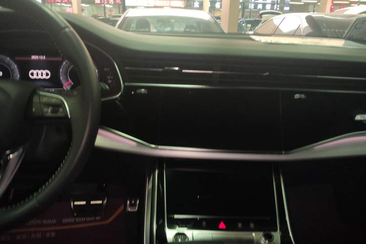 Used Audi Q8 2019 55 TFSI Prestige Dynamic Edition Audio And AC Panel