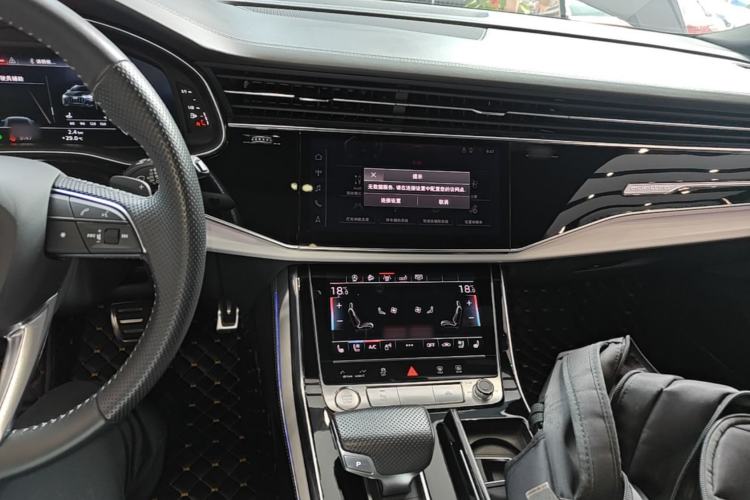 Used Audi Q8 2019 55 TFSI Prestige Dynamic Edition Center Console