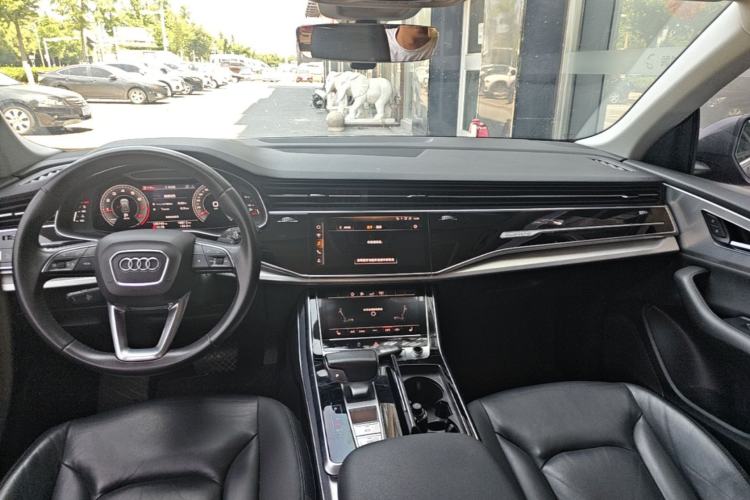 Used Audi Q8 2019 45 TFSI Luxury Prestige Edition Center Console