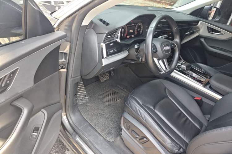 Used Audi Q8 2019 45 TFSI Luxury Prestige Edition Driver Seat